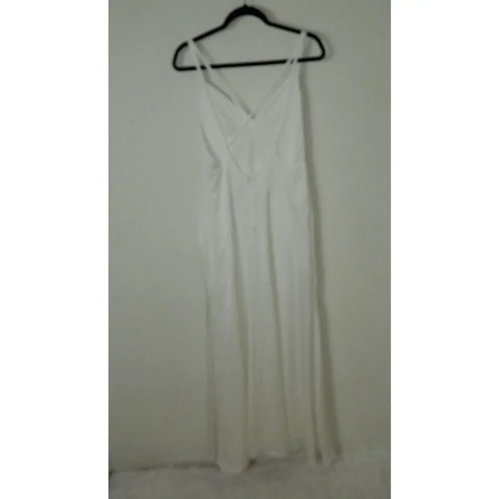 Lulu's Dress‎ Luxe Living White Ivory Satin Backless Maxi Dress Size Medium